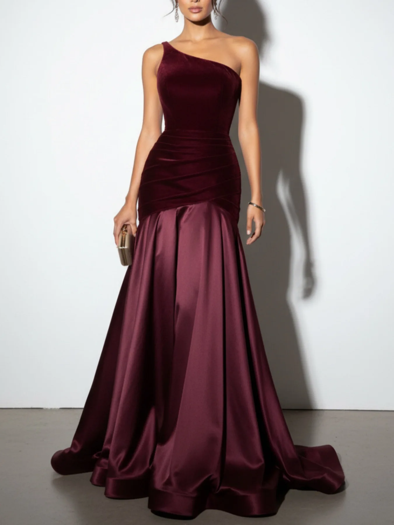 Fluwelen one-shoulder galajurk